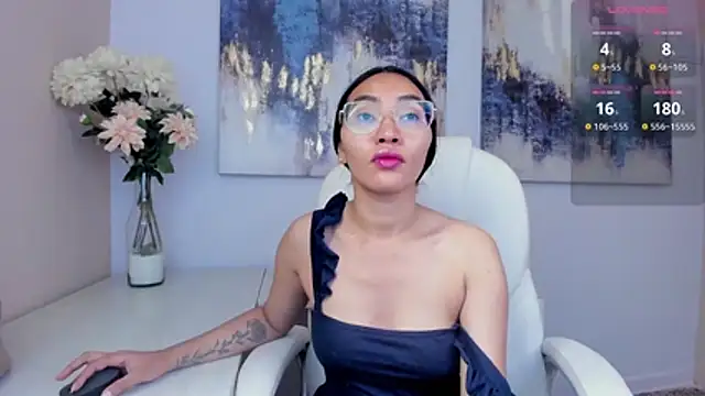 lucyy liiuu online show from December 15, 2025, 3:16 pm