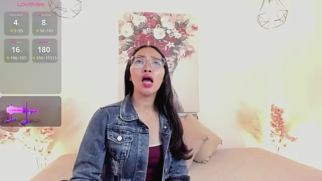 lucyy liiuu online show from December 22, 2025, 3:09 pm