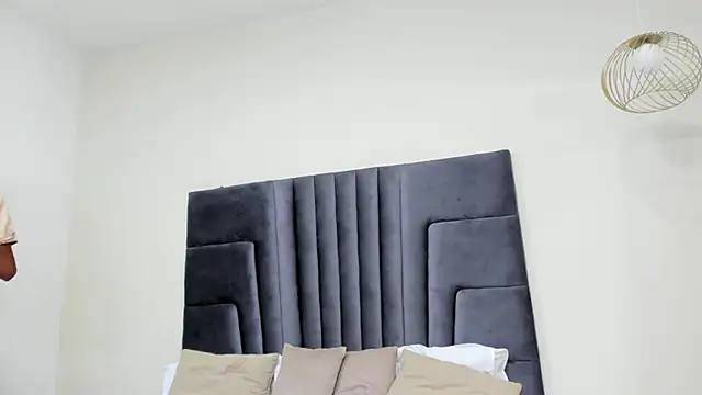 Mia smith x1 online show from February 3, 2026, 1:38 pm