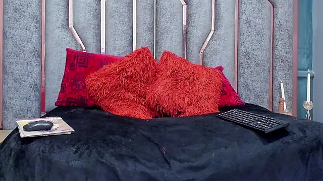 SienaFacchini online show from December 16, 2025, 7:30 pm