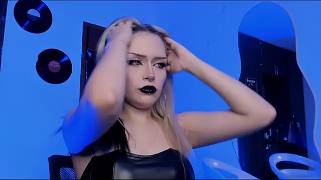 missluna27 online show from October 22, 2025, 12:55 am