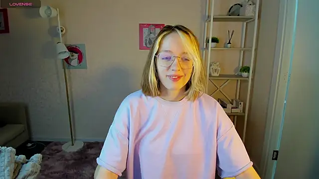 R0cket bunny online show from October 6, 2025, 1:14 am