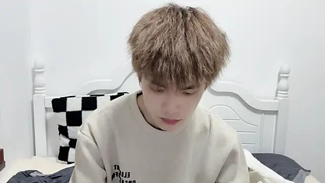 linger2563 online show from October 28, 2025, 3:04 pm