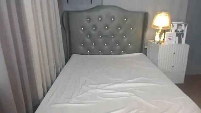 Snapshot of gillian_slay chatting on October 17, 2025, 11:35 am gillian slay online show from October 17, 2025, 11:35 am