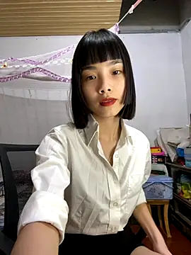 Snapshot of andymi1 chatting on October 7, 2025, 3:36 am andymi1 online show from October 7, 2025, 3:36 am