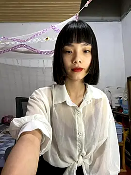 Snapshot of andymi1 chatting on October 8, 2025, 12:14 pm andymi1 online show from October 8, 2025, 12:14 pm
