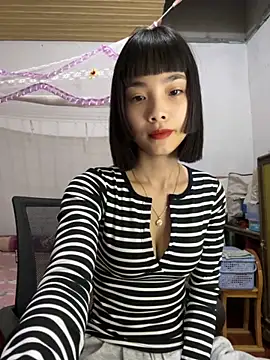 Snapshot of andymi1 chatting on October 18, 2025, 2:14 am andymi1 online show from October 18, 2025, 2:14 am