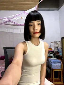 Snapshot of andymi1 chatting on October 18, 2025, 2:29 pm andymi1 online show from October 18, 2025, 2:29 pm