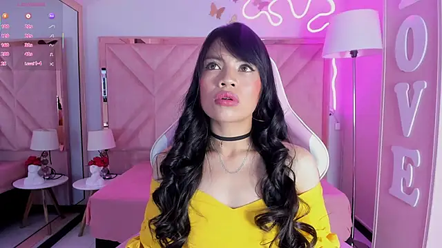 Snapshot of anyjones_ chatting on October 4, 2025, 4:32 am anyjones  online show from October 4, 2025, 4:32 am