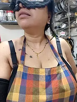 Snapshot of Queen_Nightt chatting on March 1, 2026, 3:30 am Queen Nightt online show from March 1, 2026, 3:30 am