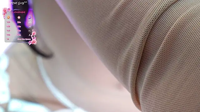 Snapshot of Cupid_33333 chatting on October 18, 2025, 10:05 am Cupid 33333 online show from October 18, 2025, 10:05 am