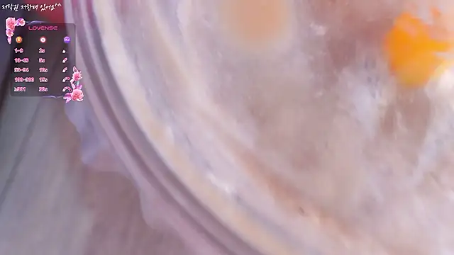 Snapshot of Cupid_33333 chatting on October 21, 2025, 5:41 am Cupid 33333 online show from October 21, 2025, 5:41 am