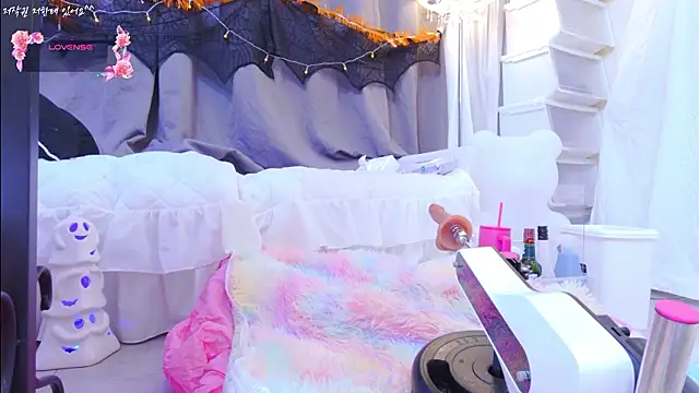 Snapshot of Cupid_33333 chatting on October 28, 2025, 10:41 am Cupid 33333 online show from October 28, 2025, 10:41 am