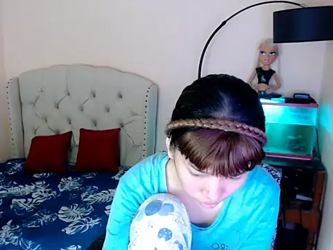 Snapshot of ShantalFoxxy_ chatting on February 19, 2026, 2:40 am ShantalFoxxy online show from February 19, 2026, 2:40 am