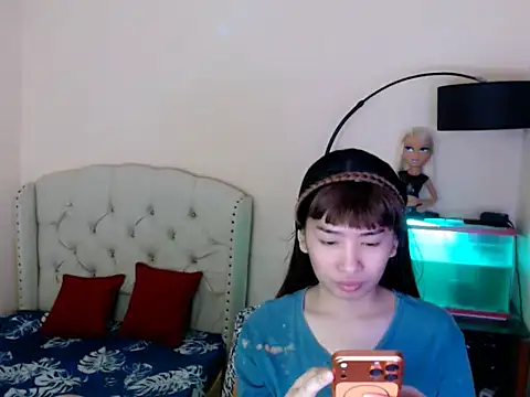 Snapshot of ShantalFoxxy_ chatting on March 22, 2026, 12:41 pm ShantalFoxxy online show from March 22, 2026, 12:41 pm