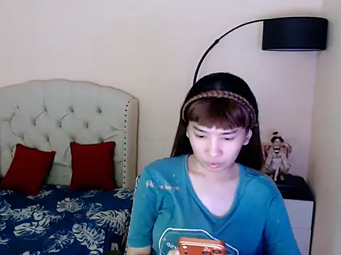 Snapshot of ShantalFoxxy_ chatting on June 4, 2026, 12:05 am ShantalFoxxy online show from June 4, 2026, 12:05 am