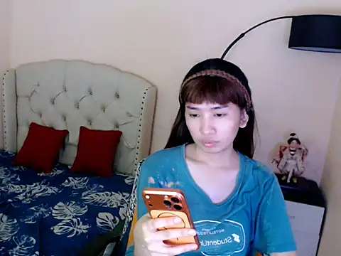 Snapshot of ShantalFoxxy_ chatting on June 11, 2026, 12:32 am ShantalFoxxy online show from June 11, 2026, 12:32 am