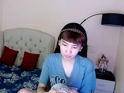 Snapshot of ShantalFoxxy_ chatting on June 11, 2026, 10:41 pm ShantalFoxxy online show from June 11, 2026, 10:41 pm
