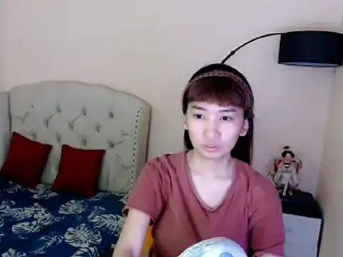 Snapshot of ShantalFoxxy_ chatting on June 13, 2026, 11:24 pm ShantalFoxxy online show from June 13, 2026, 11:24 pm