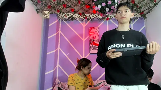 lau and boys18 online show from September 9, 2025, 1:32 pm