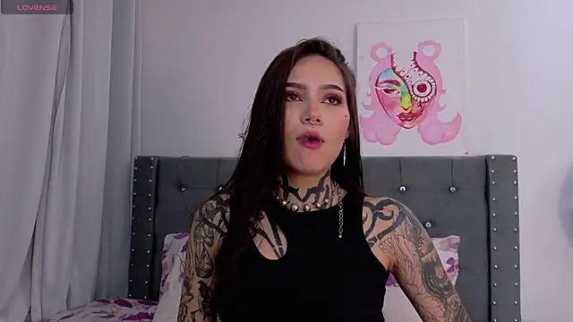 sara queen10 online show from October 10, 2025, 1:48 am