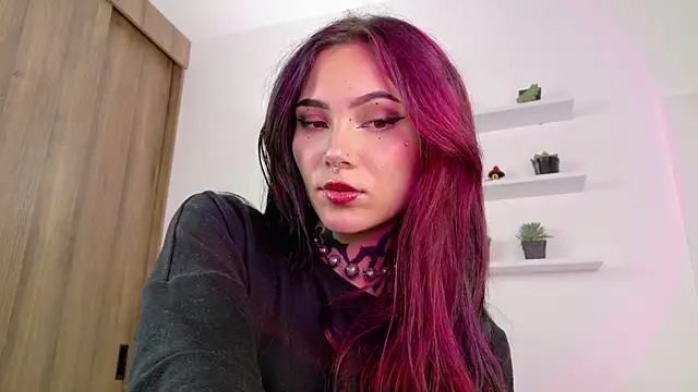 sara queen10 online show from April 29, 2026, 1:59 pm