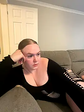 Snapshot of gracelovesxx chatting on October 3, 2025, 8:33 am gracelovesxx online show from October 3, 2025, 8:33 am
