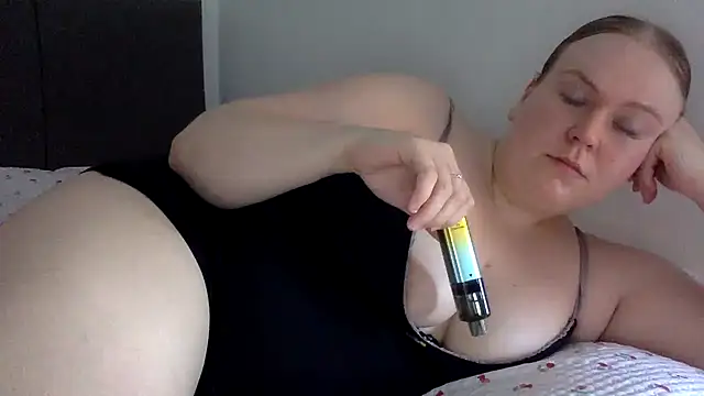 Snapshot of gracelovesxx chatting on May 27, 2026, 11:29 am gracelovesxx online show from May 27, 2026, 11:29 am