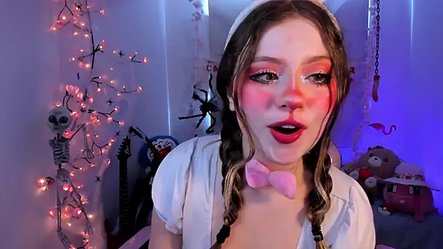 Snapshot of Lil_bela chatting on October 1, 2025, 12:11 pm Lil bela online show from October 1, 2025, 12:11 pm