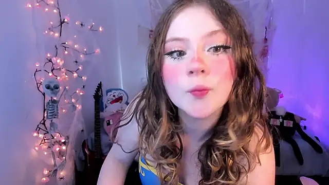 Snapshot of Lil_bela chatting on October 10, 2025, 12:15 pm Lil bela online show from October 10, 2025, 12:15 pm