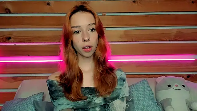 Lori Williams online show from September 19, 2025, 1:07 am