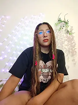 airamoon online show from April 28, 2026, 11:54 pm
