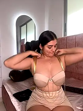 salomecute21 online show from October 31, 2025, 11:55 am