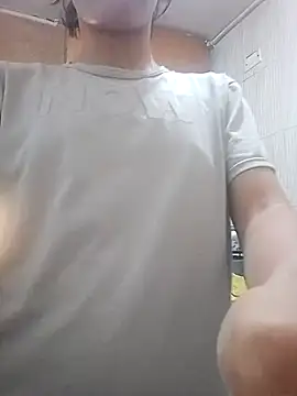 Natzu Choi online show from September 28, 2025, 5:18 pm