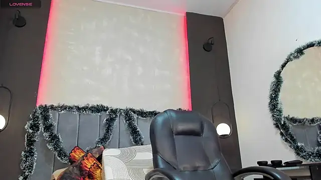 Liam walk  online show from November 29, 2025, 8:12 pm