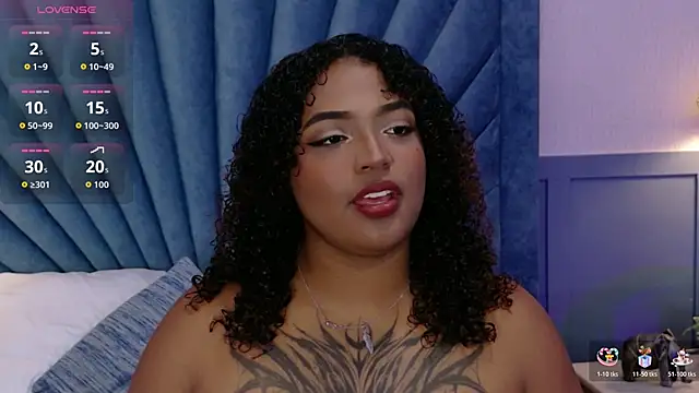 Cristal-Jonnes online show from November 13, 2025, 3:38 am