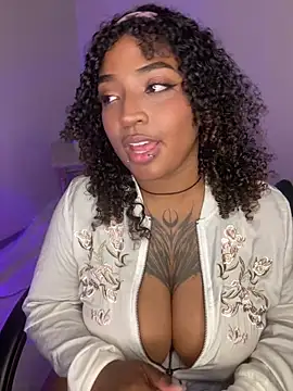 Cristal-Jonnes online show from May 29, 2026, 5:05 am