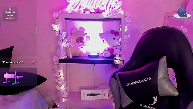 Snapshot of JuliethMoss chatting on March 8, 2026, 2:04 am JuliethMoss online show from March 8, 2026, 2:04 am