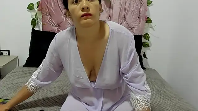 ivy moon05 online show from November 26, 2025, 4:30 pm