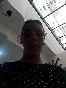 Pamelamiler   online show from October 11, 2025, 12:04 pm