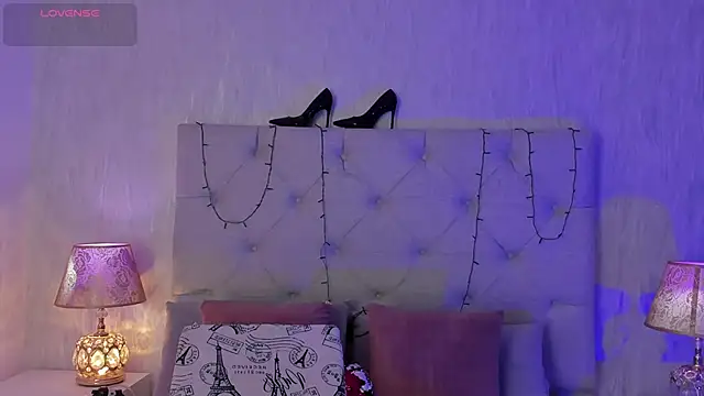 Pamelamiler   online show from December 16, 2025, 12:10 pm