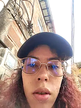 Pamelamiler   online show from April 23, 2026, 4:42 pm