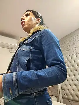 Pamelamiler   online show from May 9, 2026, 11:48 am