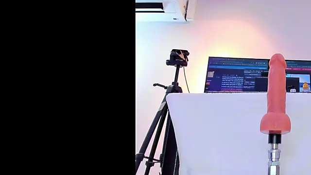 maily zanss online show from October 15, 2025, 7:36 pm