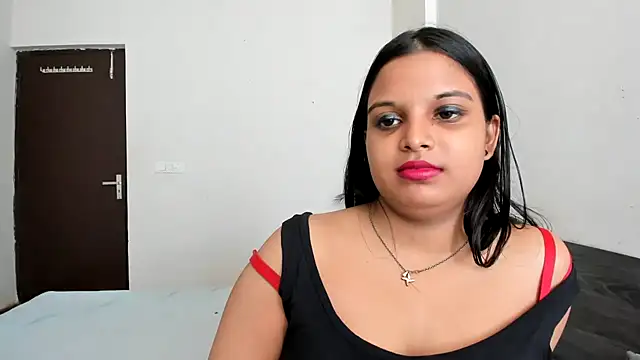 Snapshot of Maahhii_2 chatting on June 17, 2026, 5:32 am Maahhii 2 online show from June 17, 2026, 5:32 am