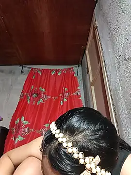 Snapshot of Everleigh_mom chatting on September 18, 2025, 8:44 pm Everleigh mom online show from September 18, 2025, 8:44 pm