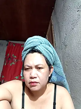 Snapshot of Everleigh_mom chatting on September 22, 2025, 3:19 am Everleigh mom online show from September 22, 2025, 3:19 am