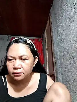 Snapshot of Everleigh_mom chatting on September 28, 2025, 8:03 pm Everleigh mom online show from September 28, 2025, 8:03 pm