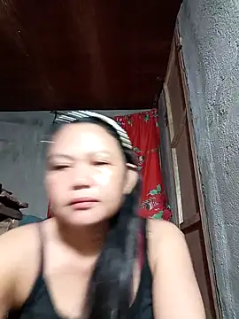 Snapshot of Everleigh_mom chatting on October 1, 2025, 7:53 pm Everleigh mom online show from October 1, 2025, 7:53 pm