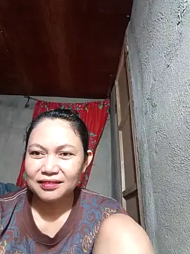 Snapshot of Everleigh_mom chatting on October 8, 2025, 1:31 pm Everleigh mom online show from October 8, 2025, 1:31 pm